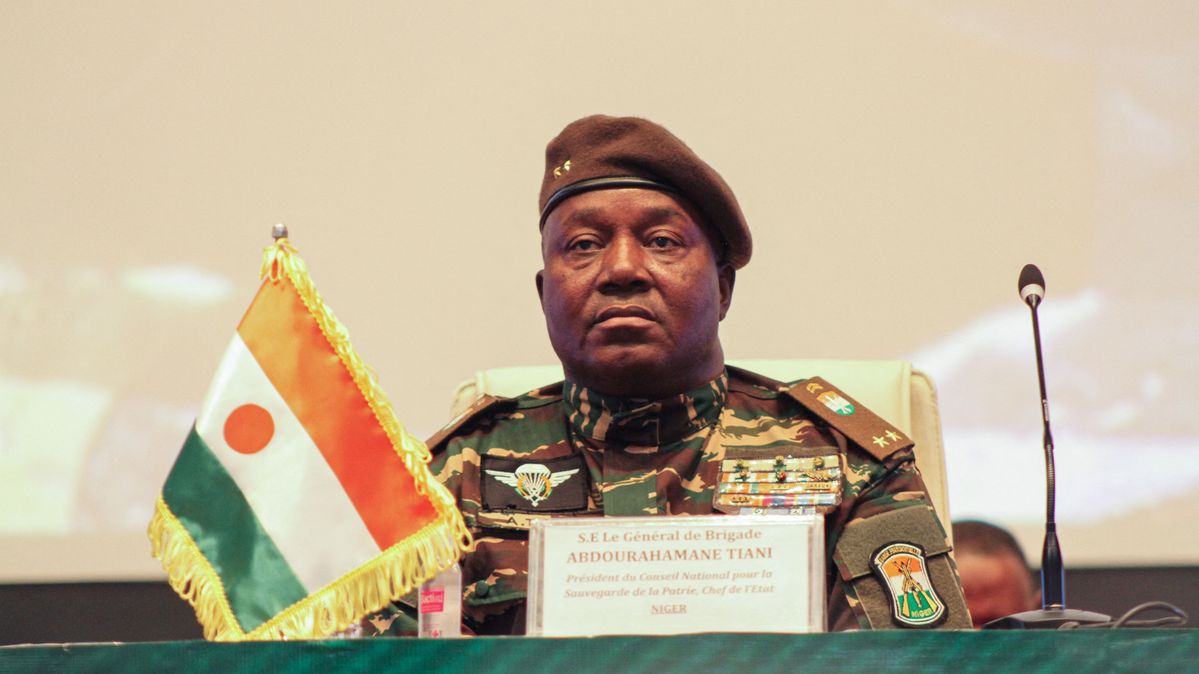 Nigers Junta-Chef General Abdourahamane Tiani beim ersten ordentlichen Gipfeltreffen der Staats- und Regierungschefs der Allianz der Sahel-Staaten (AES) in Niamey, Niger, am 6. Juli 2024.